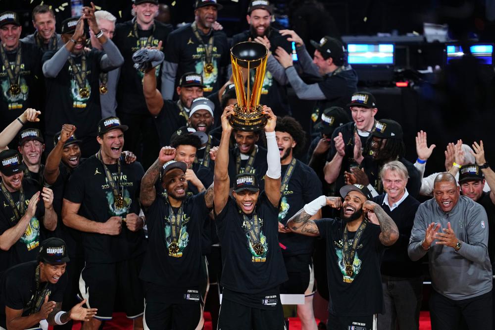 队提供板凳 队提供板凳